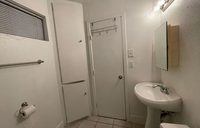 1 bed, 1 bath, 725 sqft, $1,199, Unit 1504-09