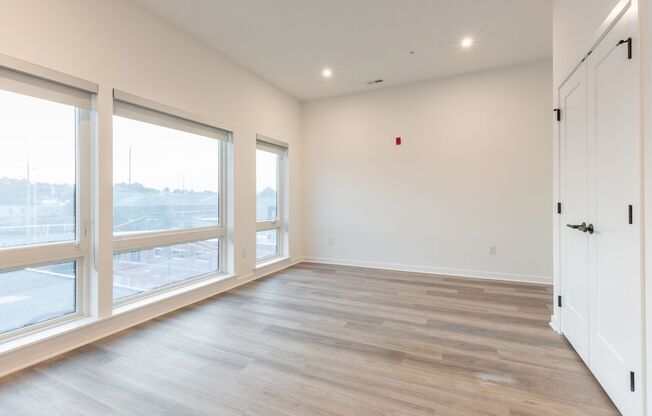 Studio, 1 bath, 550 sqft, $1,315, Unit 403