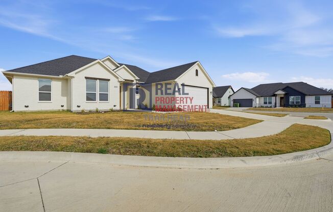 Luxury-Inspired 4-Bedroom Home with Distinctive Interior Design