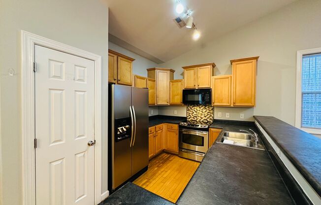 CARLETON PLACE TOWNHOMES - 3BD/2BA - Perfect for UNCW housing!