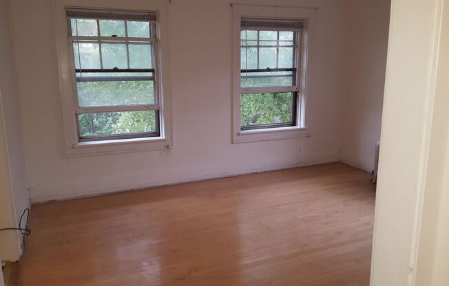1 bed, 1 bath, $1,025, Unit 32