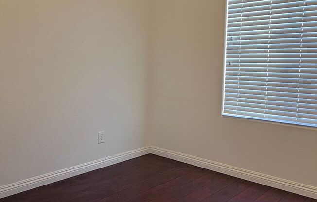 MOVE IN TODAY! 3 bed 2.5 bath home in the Southwest part of Las Vegas!