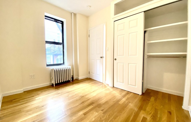 2 beds, 1 bath, $3,462, Unit 18