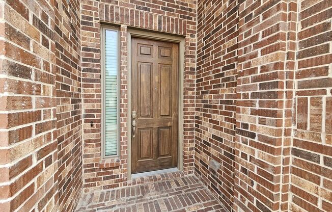 5bed3.5 baths Available now ready for immediate move in Mesquite $600 off the second month’s rent