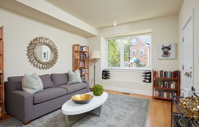 Pet Friendly Two bedroom in Brookland!