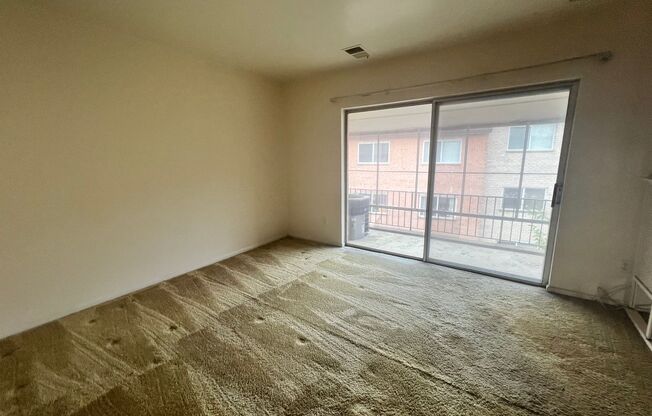 Charming 2 BR/1 BA Condo in Silver Spring!