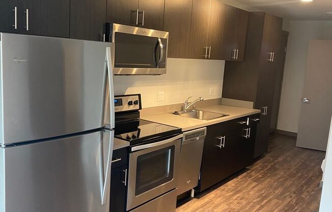 Studio, 1 bath, 489 sqft, $1,615, Unit 136