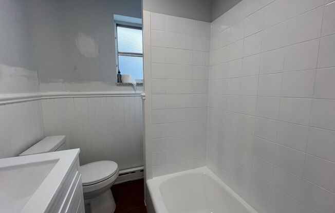 3 beds, 1 bath, $1,700