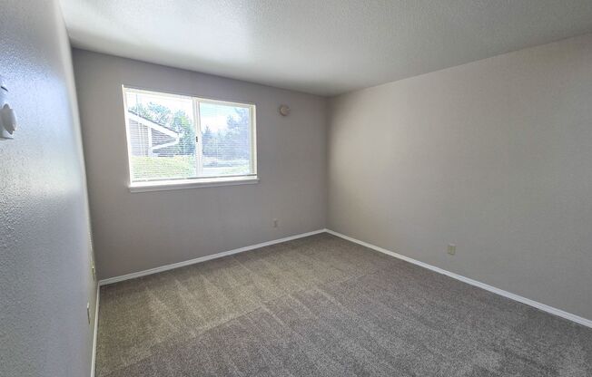 2 beds, 1 bath, 840 sqft, $1,250, Unit 61