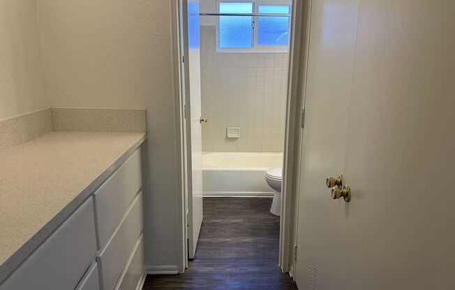 Studio, 1 bath, 400 sqft, $1,925, Unit 4922B
