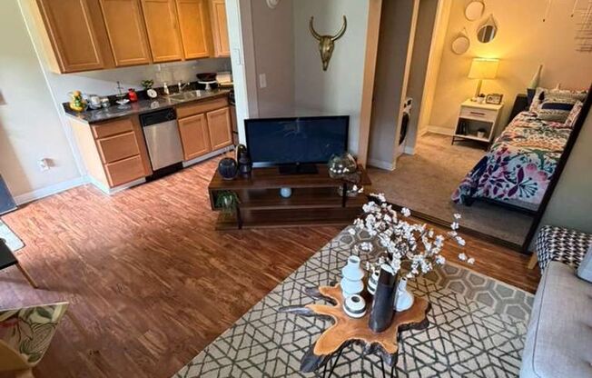 French Beautiful & Spacious 1-Bedroom Apartment at Heritage Apartments