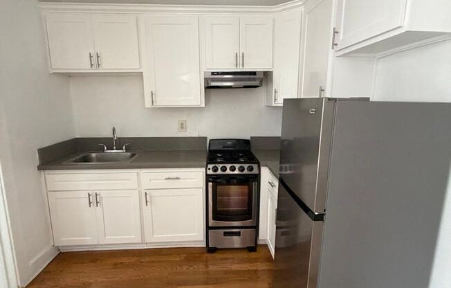 Studio, 1 bath, 300 sqft, $1,750, Unit 412