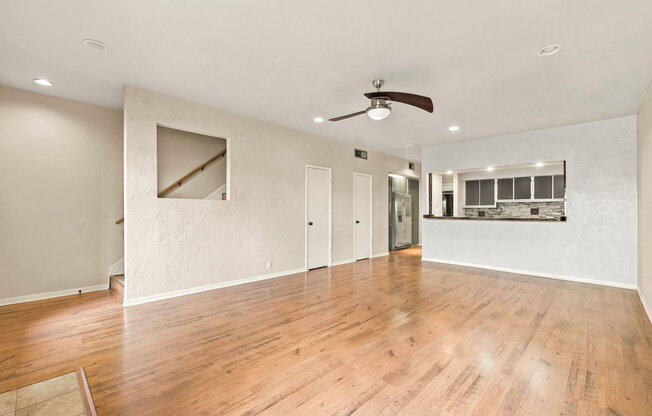 1646 PR MARK LN