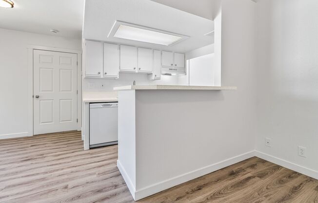 1 bed, 1 bath, 570 sqft, $1,425, Unit 1006-203
