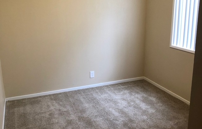 2 beds, 1 bath, 800 sqft, $1,675