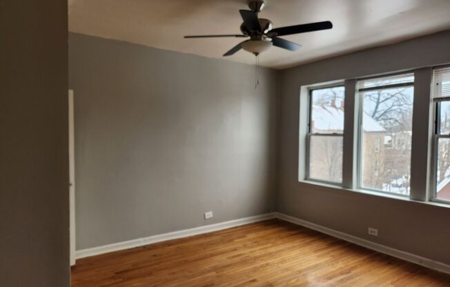 3 beds, 1 bath, $1,400