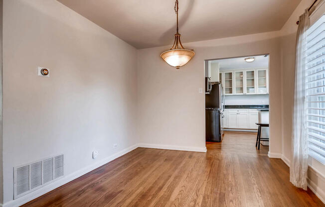 2 beds, 1 bath, $1,900