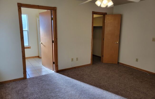 3 beds, 2 baths, $1,600