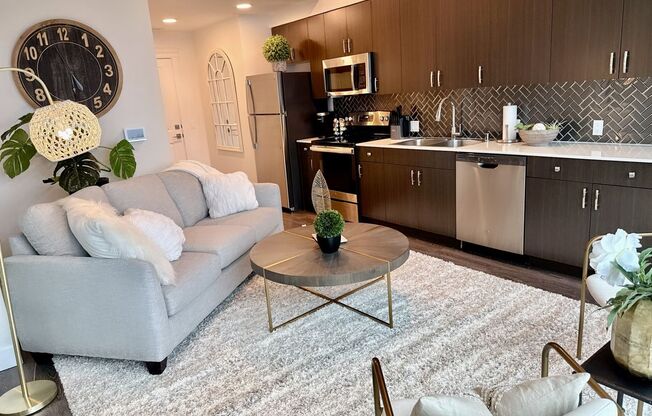 1 bed, 1 bath, 450 sqft, $3,399, Unit 410-912