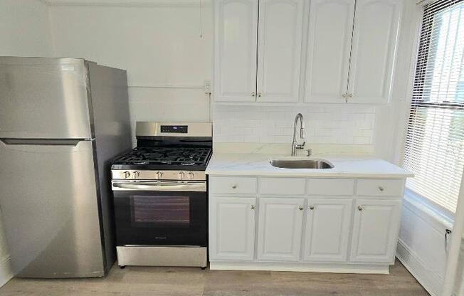 1 bed, 1 bath, $2,400, Unit 1F