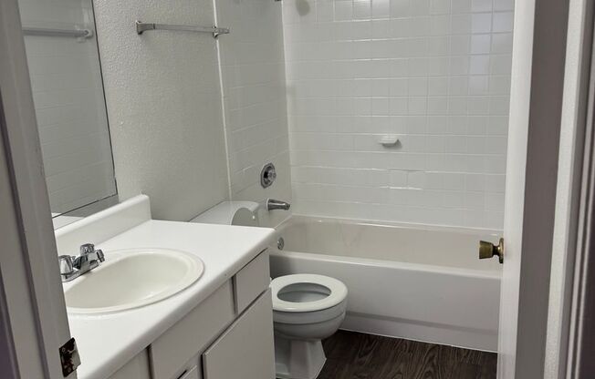 2 beds, 2 baths, 1,003 sqft, $1,050, Unit 1302