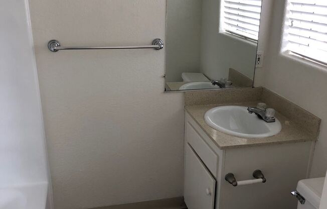 Studio, 1 bath, 350 sqft, $1,495, Unit 403