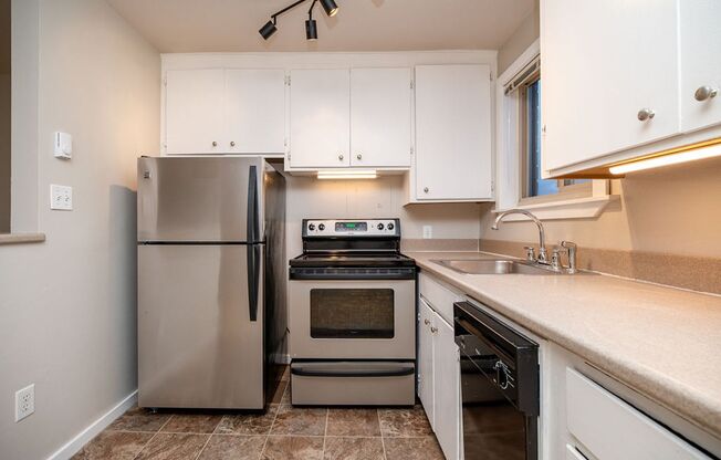 1 bed, 1 bath, 600 sqft, $1,775, Unit 18-11