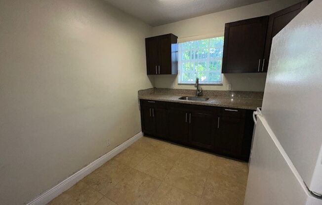 Studio, 1 bath, 550 sqft, $1,395, Unit 206