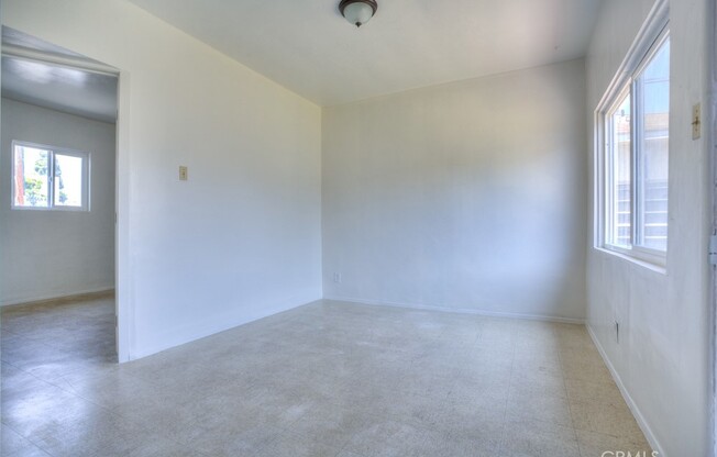 1003 SIMMONS AVE