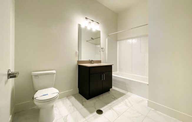 2 beds, 1 bath, 700 sqft, $1,650, Unit 107