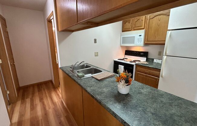 1 bed, 1 bath, 930 sqft, $855, Unit 2581-320