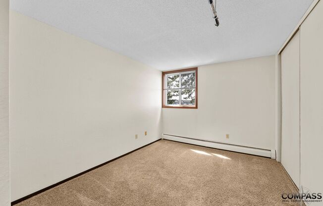 1 bed, 1 bath, 709 sqft, $1,045, Unit 2215-325