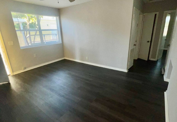703 N 5 ST