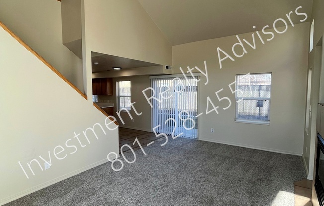713 E DORADO CT
