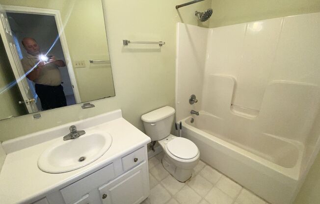 3 beds, 2 baths, $1,550