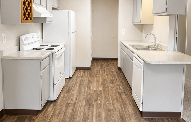 2 beds, 2 baths, 1,070 sqft, $1,695, Unit 14-102