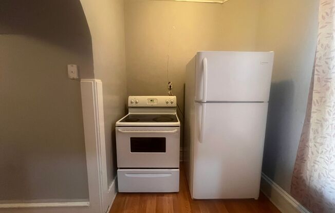 Studio, 1 bath, $525, Unit Unit 4