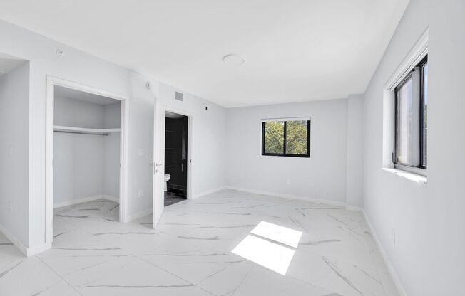 2 beds, 2 baths, 1,024 sqft, $3,230, Unit 400