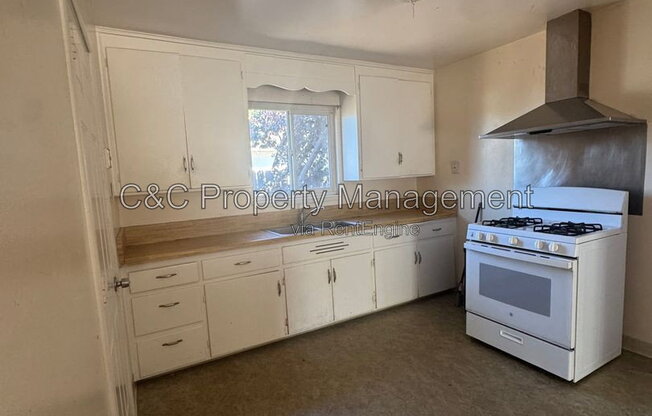 41039 Lincoln St