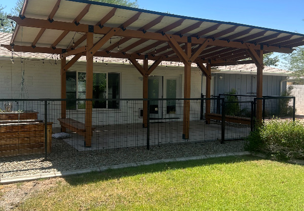 8114 N 57 DR
