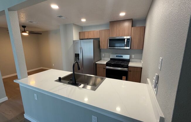 2 beds, 2 baths, 980 sqft, $2,595, Unit D203