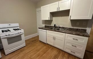 2 beds, 1 bath, $1,295, Unit 2573-Lower