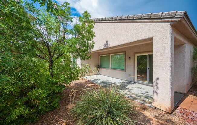 Beautiful single story home (55+). 3 Bed 2 Bath NEW Carpet and Paint