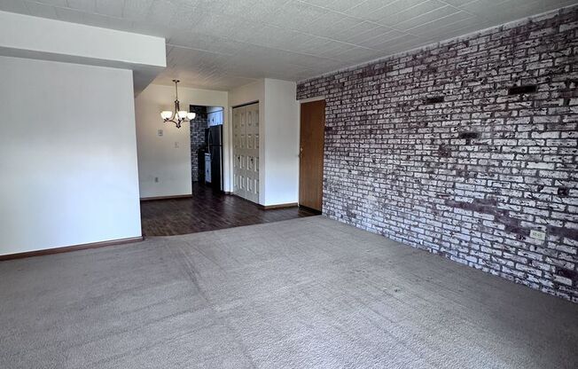 1045 Turnpike St.