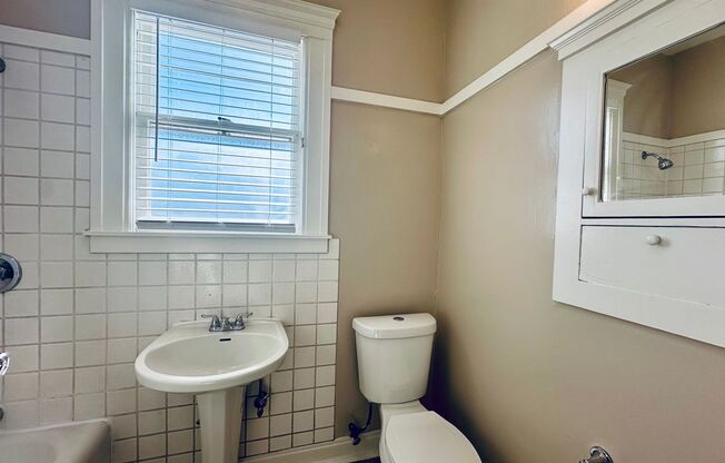 Studio, 1 bath, 650 sqft, $1,650, Unit 9