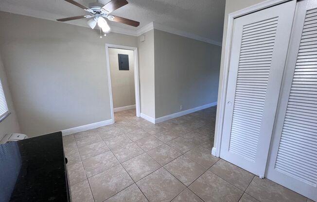 1 bed, 1 bath, 740 sqft, $1,500, Unit 28