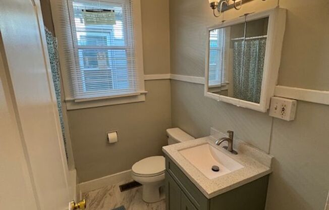 2 beds, 1 bath, $995