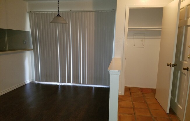 1 bed, 1 bath, 714 sqft, $840, Unit *604