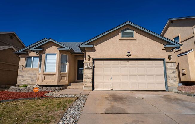 Stunning 4-bedroom, 3-bathroom home near Ft Carson!