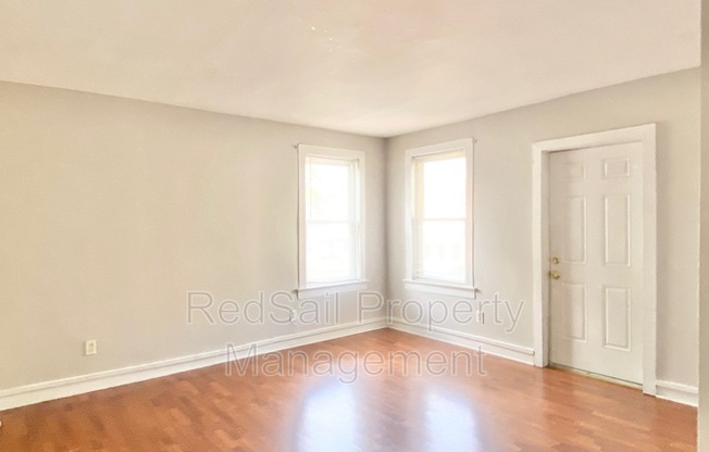 819 W 35th Street